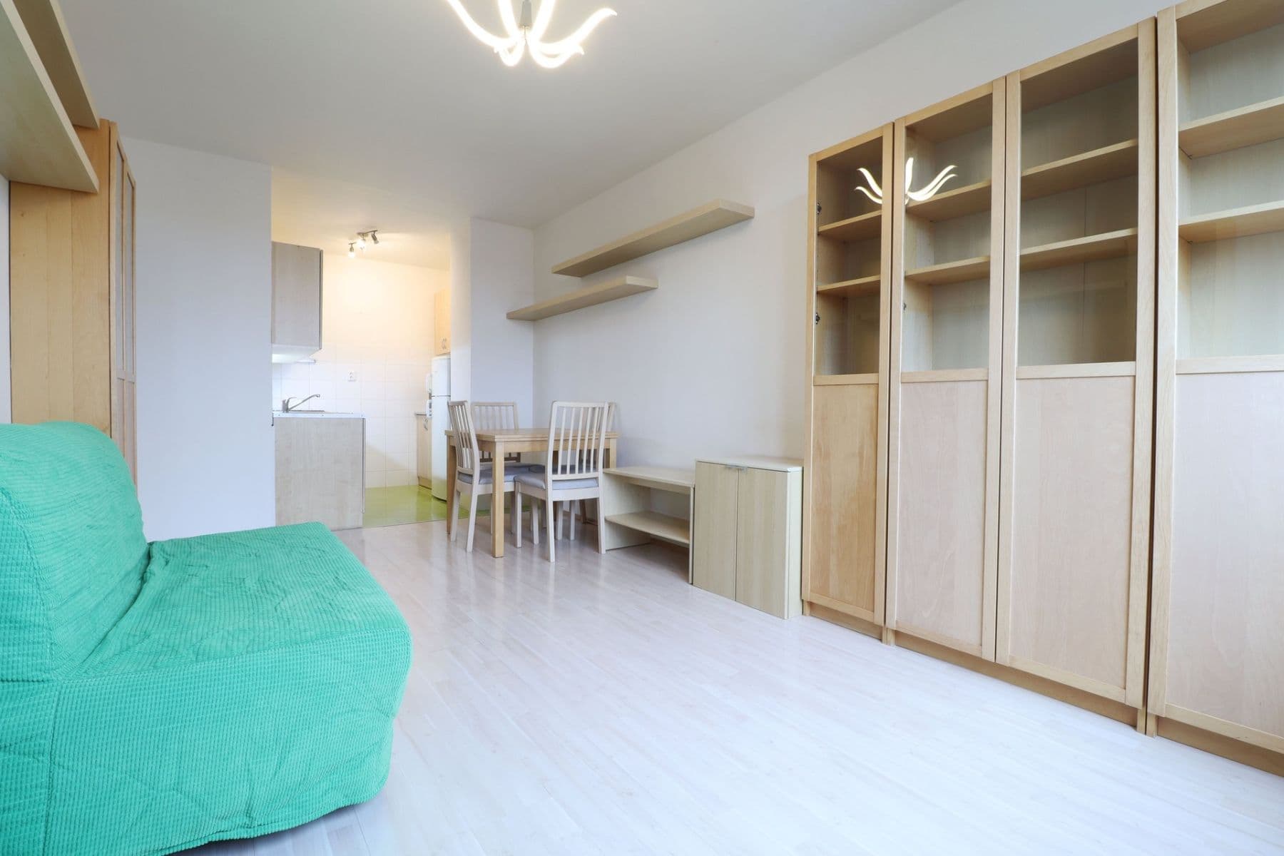 Prenájom bytu 2-izbový 43 m², Štichova, Praha, Praha Prenájom bytu 2-izbový 43 m², Štichova, Praha, Praha