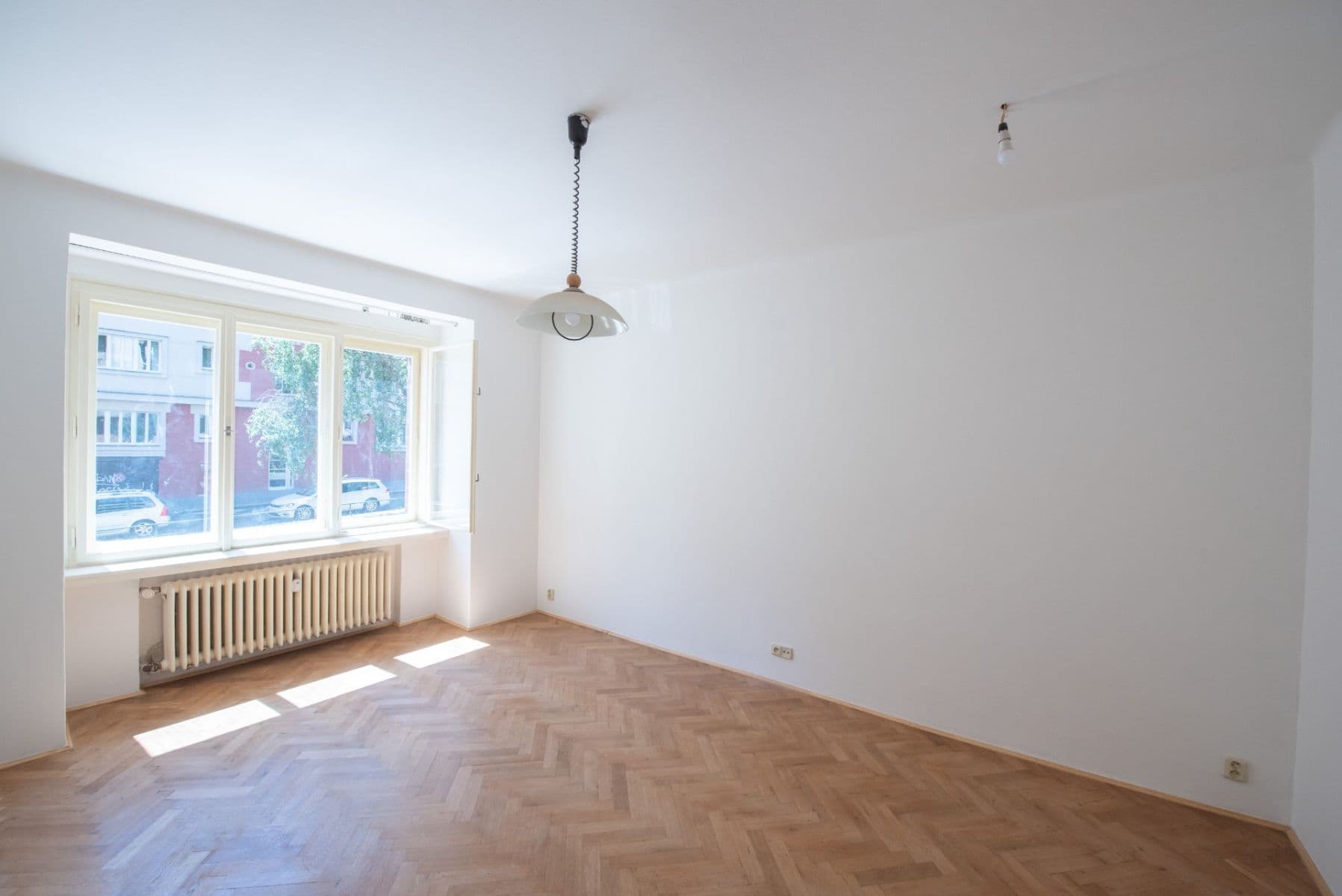 Prenájom bytu 2-izbový 77 m², Jugoslávských partyzánů, Praha, Praha Prenájom bytu 2-izbový 77 m², Jugoslávských partyzánů, Praha, Praha