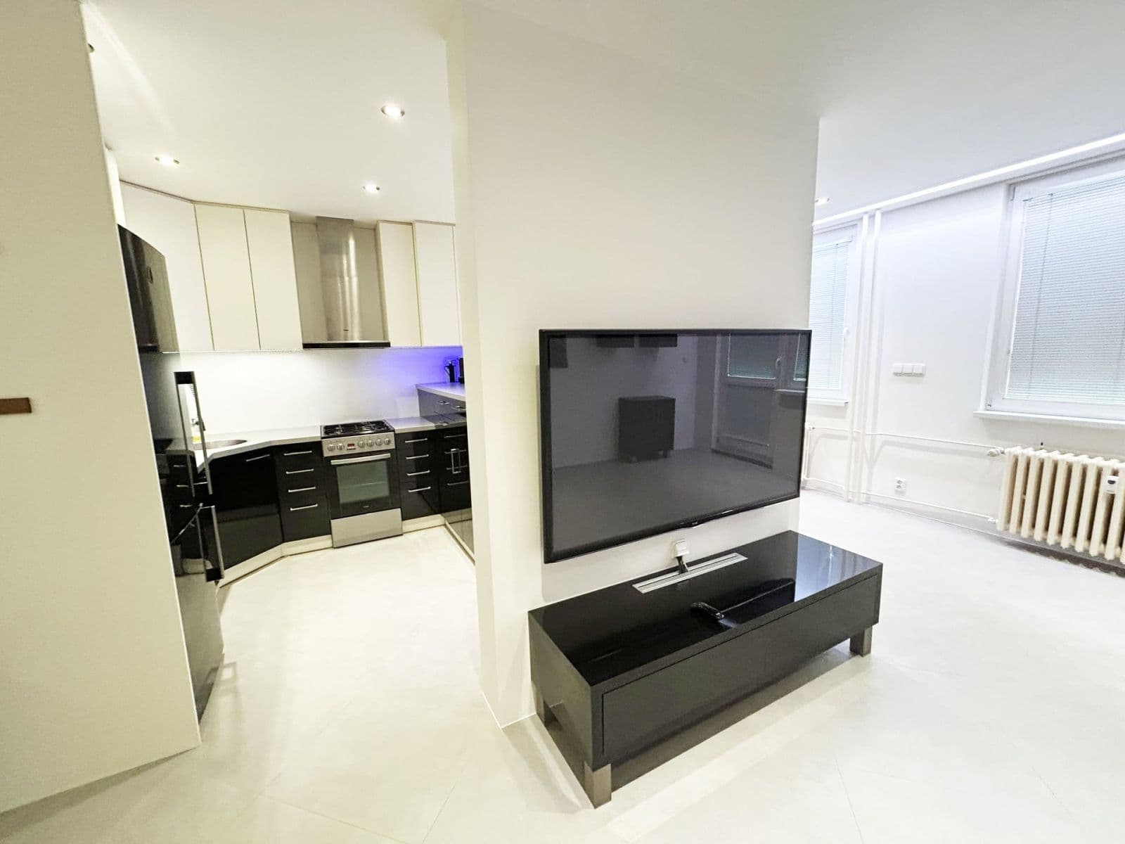 Prenájom bytu 1-izbový 49 m², Bellušova, Praha, Praha Prenájom bytu 1-izbový 49 m², Bellušova, Praha, Praha
