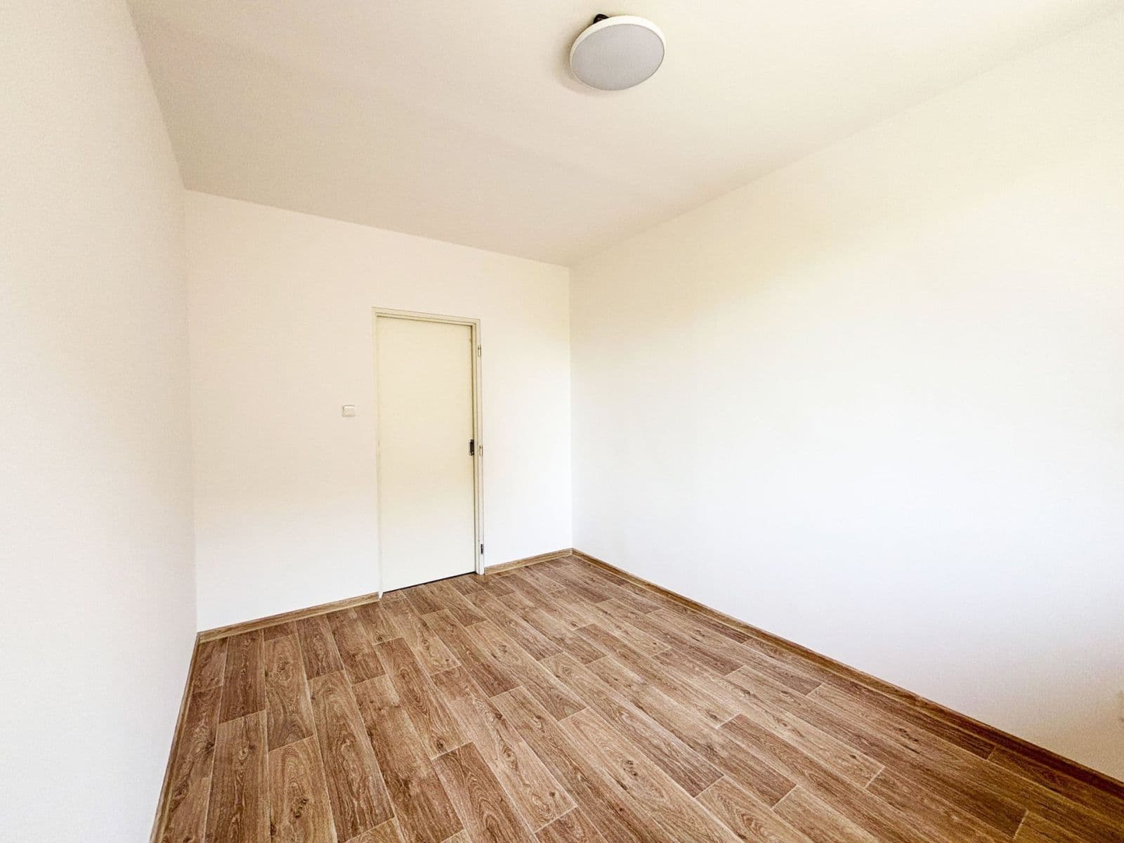 Prenájom bytu 2-izbový 40 m², Tisovecká, Kolín, Středočeský kraj Prenájom bytu 2-izbový 40 m², Tisovecká, Kolín, Středočeský kraj