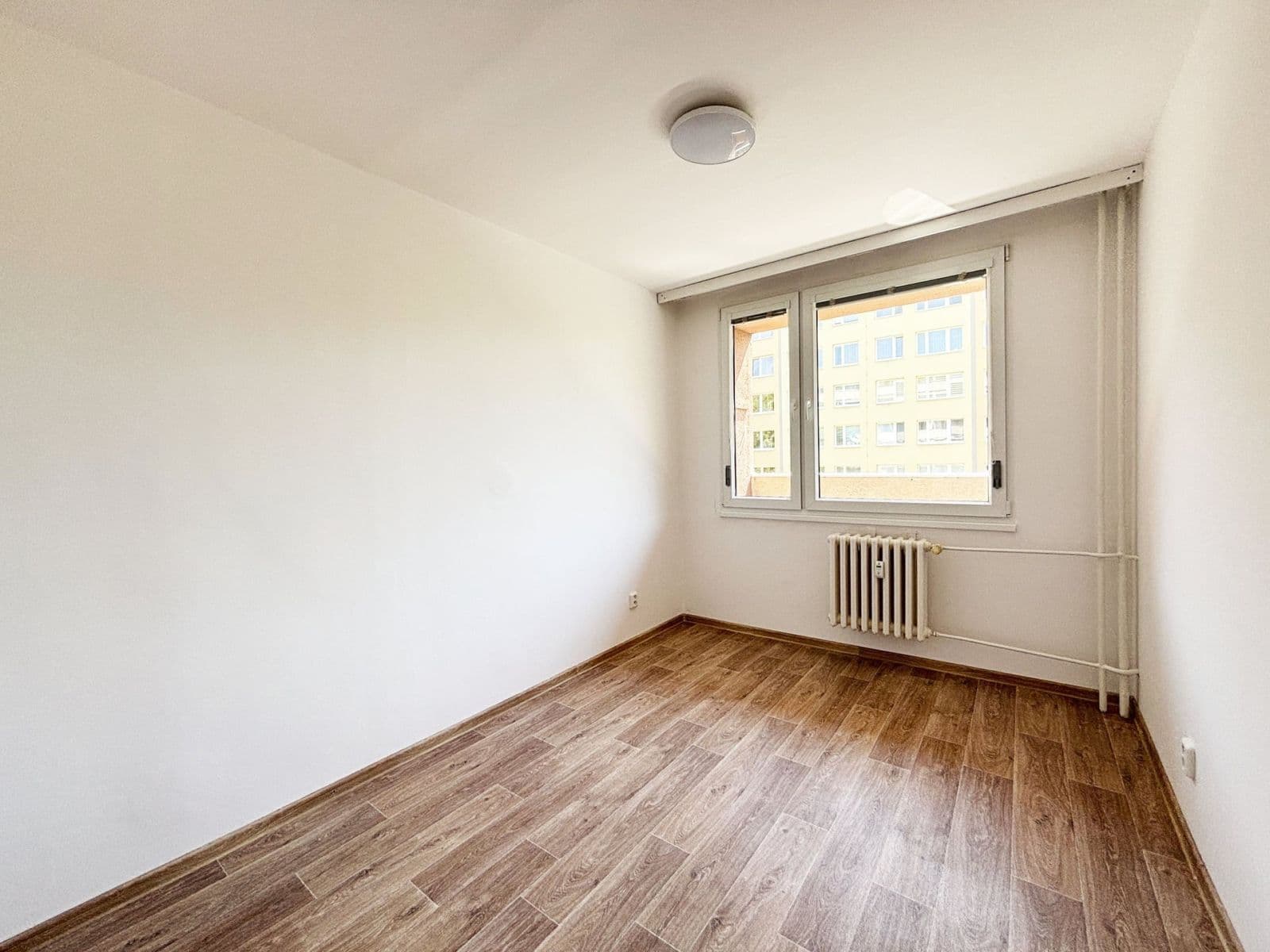Prenájom bytu 2-izbový 40 m², Tisovecká, Kolín, Středočeský kraj Prenájom bytu 2-izbový 40 m², Tisovecká, Kolín, Středočeský kraj
