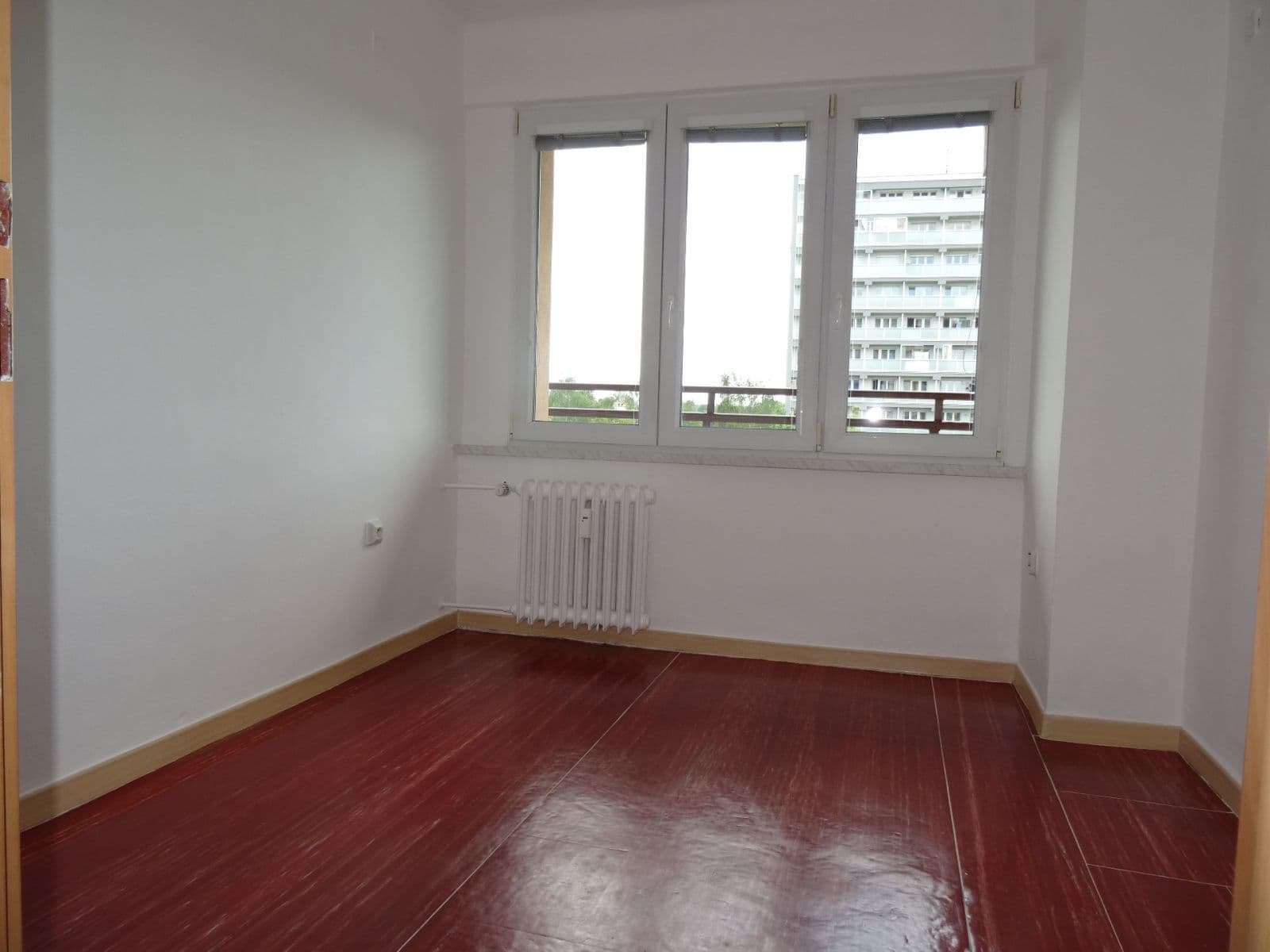 Predaj bytu 3-izbový 57 m², Josefa Suka, Frýdek-Místek, Moravskoslezský kraj Predaj bytu 3-izbový 57 m², Josefa Suka, Frýdek-Místek, Moravskoslezský kraj