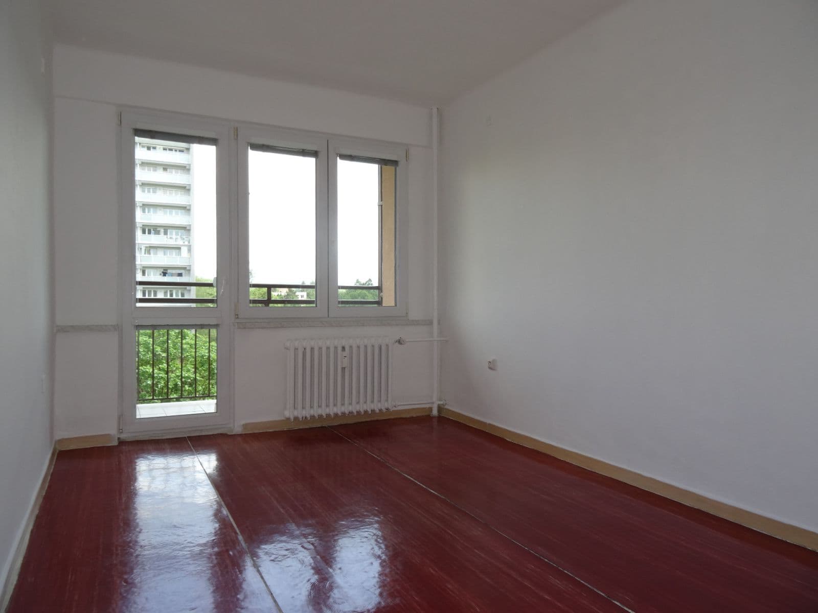 Predaj bytu 3-izbový 57 m², Josefa Suka, Frýdek-Místek, Moravskoslezský kraj Predaj bytu 3-izbový 57 m², Josefa Suka, Frýdek-Místek, Moravskoslezský kraj