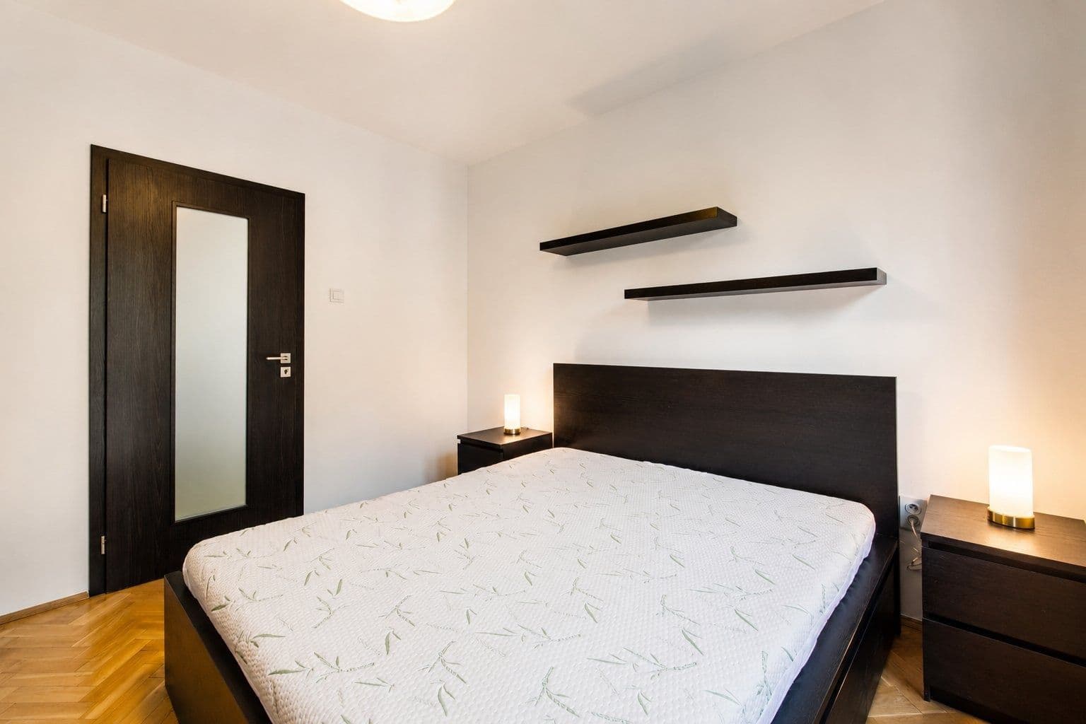 Prenájom bytu 2-izbový 55 m², Nučická, Praha, Praha Prenájom bytu 2-izbový 55 m², Nučická, Praha, Praha