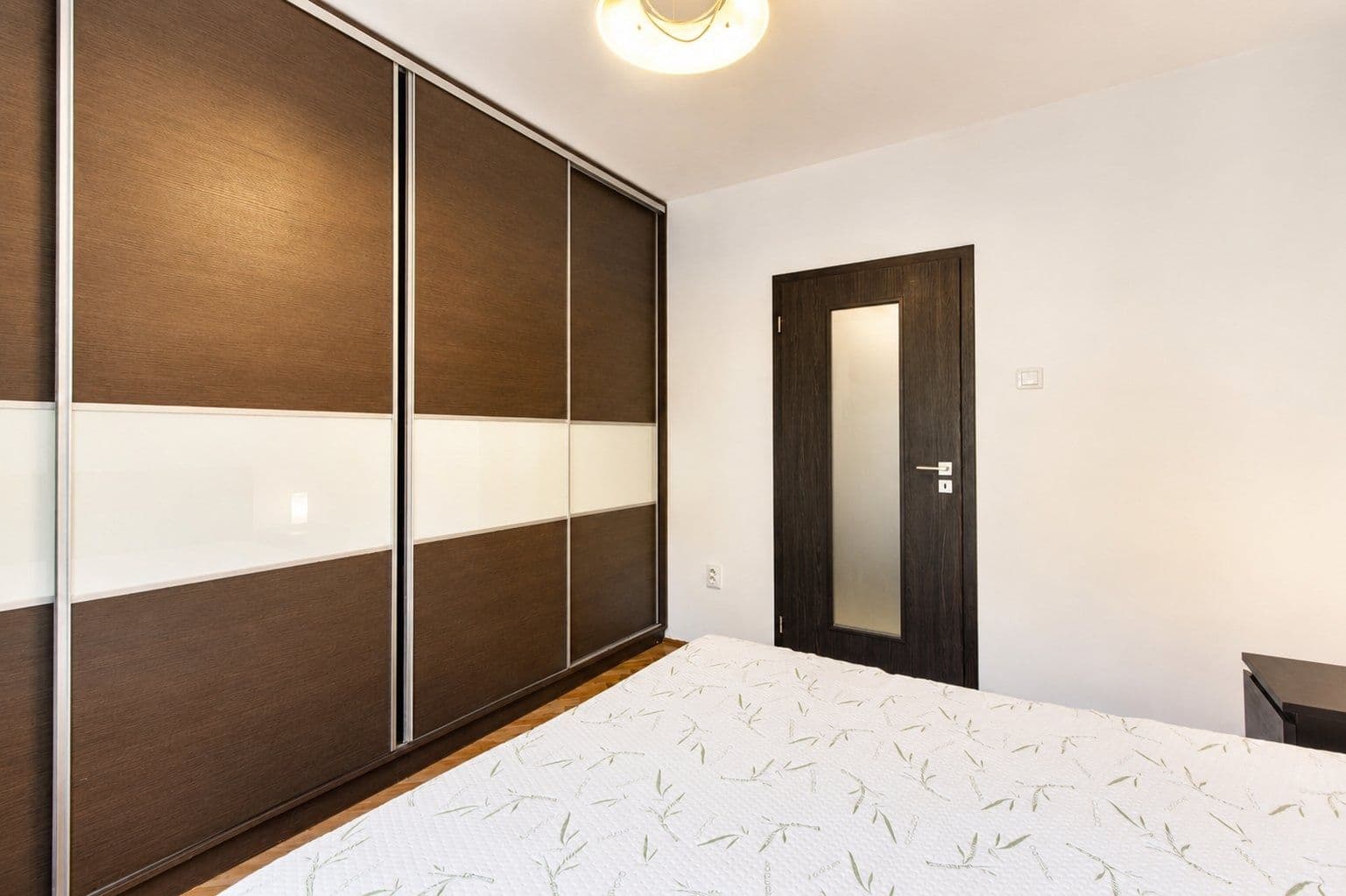 Prenájom bytu 2-izbový 55 m², Nučická, Praha, Praha Prenájom bytu 2-izbový 55 m², Nučická, Praha, Praha