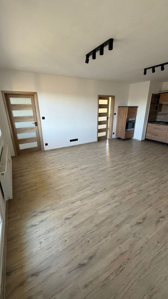 Predaj bytu 3-izbový 74 m², Na Sklípku, Ústí nad Labem, Ústecký kraj Predaj bytu 3-izbový 74 m², Na Sklípku, Ústí nad Labem, Ústecký kraj