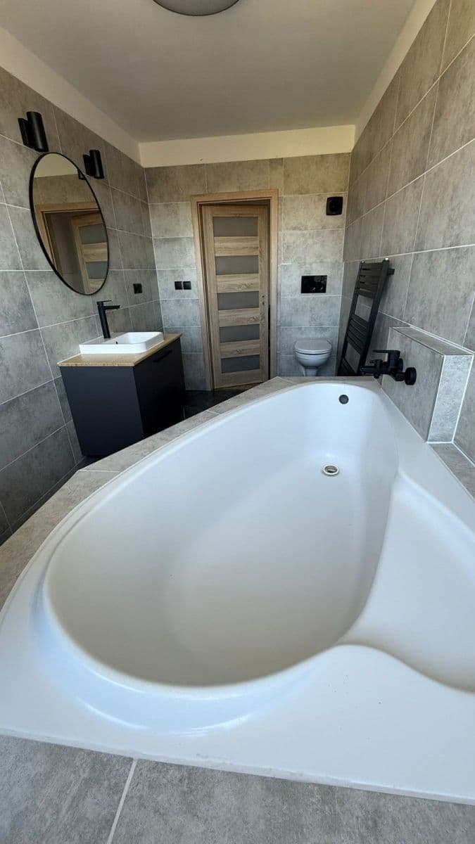 Predaj bytu 3-izbový 74 m², Na Sklípku, Ústí nad Labem, Ústecký kraj Predaj bytu 3-izbový 74 m², Na Sklípku, Ústí nad Labem, Ústecký kraj