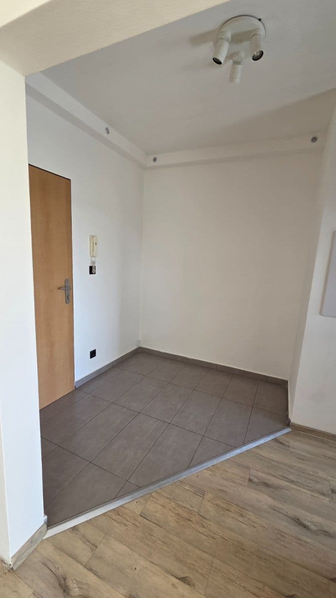 Predaj bytu 3-izbový 74 m², Na Sklípku, Ústí nad Labem, Ústecký kraj Predaj bytu 3-izbový 74 m², Na Sklípku, Ústí nad Labem, Ústecký kraj
