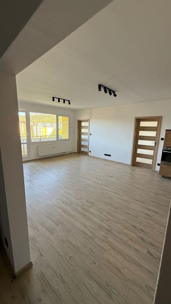 Predaj bytu 3-izbový 74 m², Na Sklípku, Ústí nad Labem, Ústecký kraj Predaj bytu 3-izbový 74 m², Na Sklípku, Ústí nad Labem, Ústecký kraj