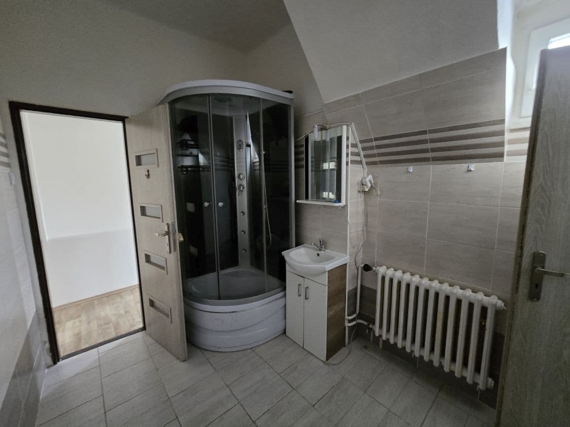 Prenájom domu 115 m², pozemek 165 m², Fialková, Praha, Praha Prenájom domu 115 m², pozemek 165 m², Fialková, Praha, Praha