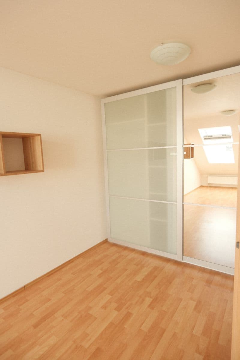 Prenájom bytu 2-izbový 54 m², Ponětovická, Brno, Jihomoravský kraj Prenájom bytu 2-izbový 54 m², Ponětovická, Brno, Jihomoravský kraj