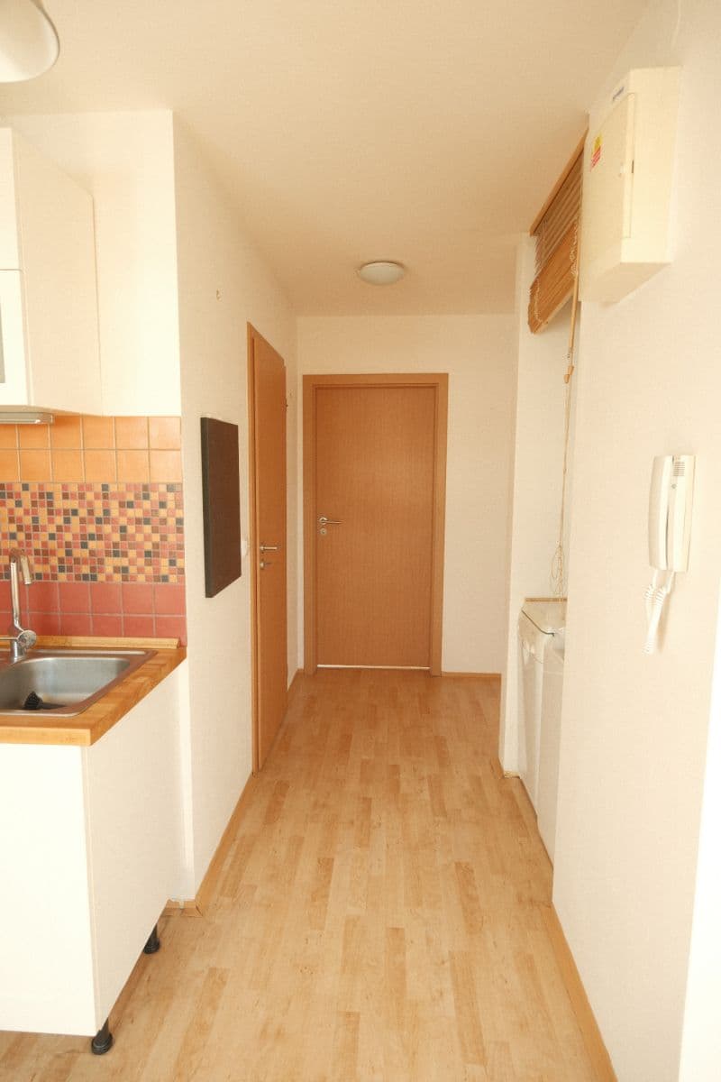 Prenájom bytu 2-izbový 54 m², Ponětovická, Brno, Jihomoravský kraj Prenájom bytu 2-izbový 54 m², Ponětovická, Brno, Jihomoravský kraj