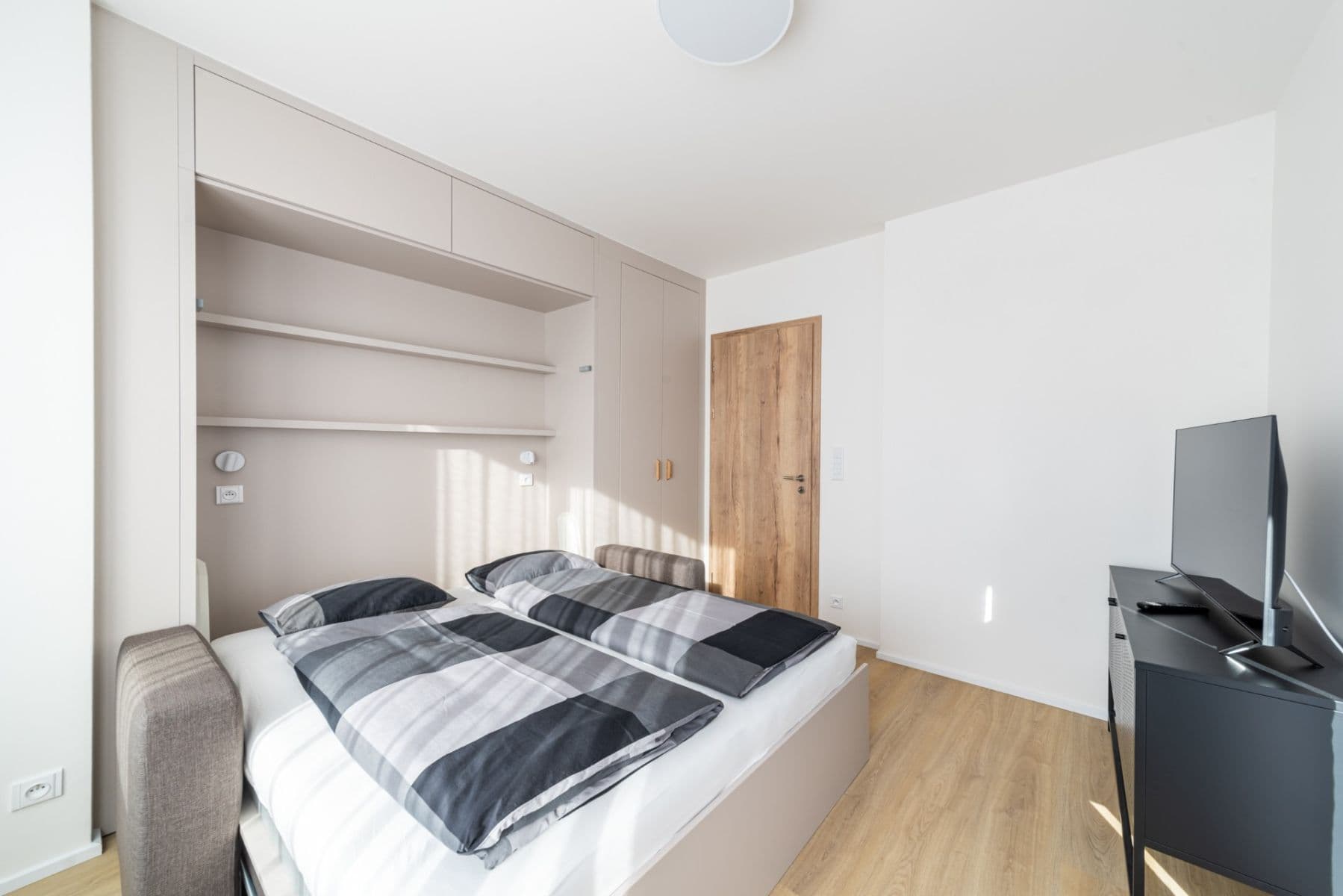 Prenájom bytu 3-izbový 65 m², U Pergamenky, Praha, Praha Prenájom bytu 3-izbový 65 m², U Pergamenky, Praha, Praha