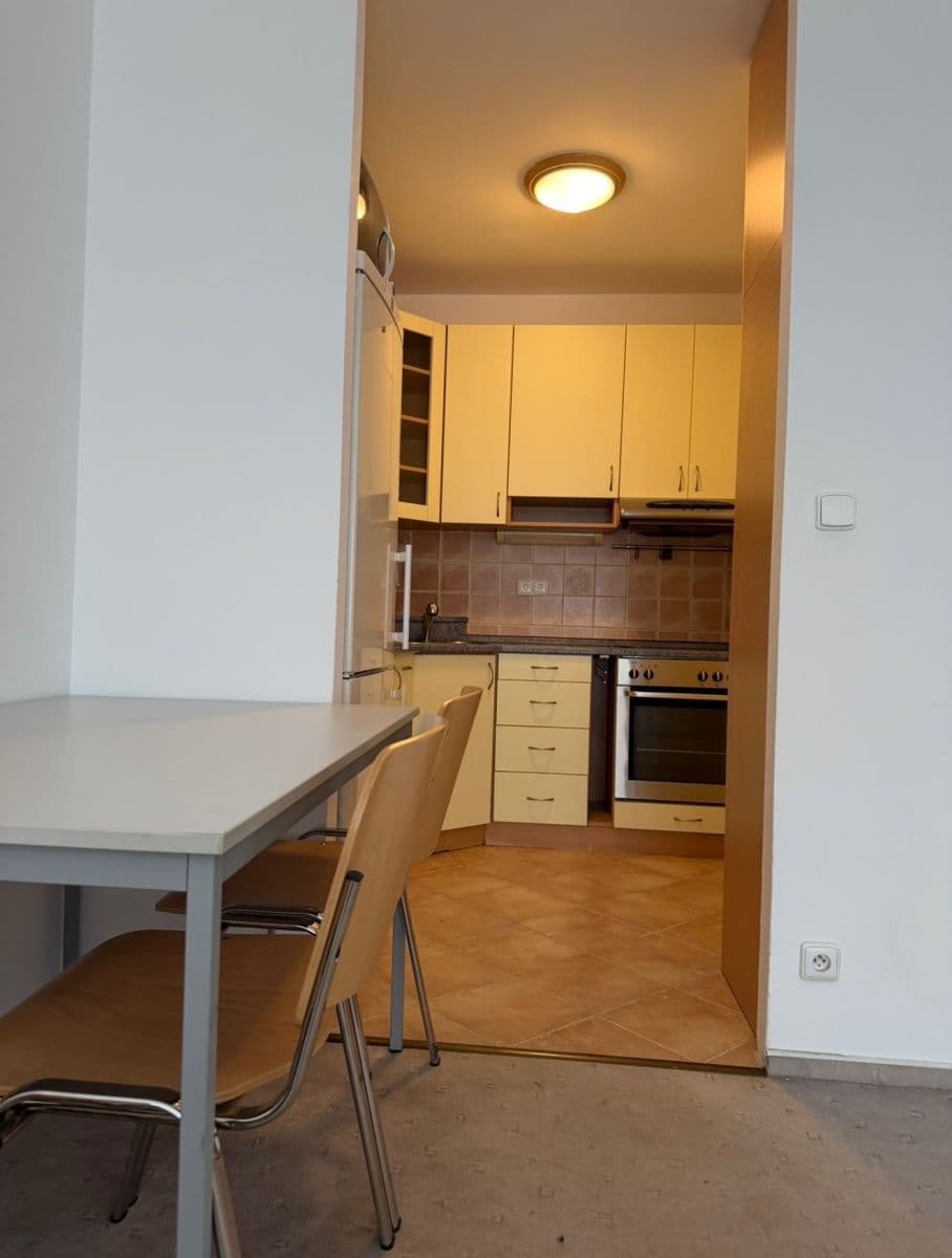 Prenájom bytu 2-izbový 44 m², Na Rovnosti, Praha, Praha Prenájom bytu 2-izbový 44 m², Na Rovnosti, Praha, Praha