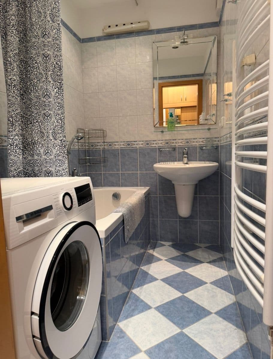 Prenájom bytu 2-izbový 44 m², Na Rovnosti, Praha, Praha Prenájom bytu 2-izbový 44 m², Na Rovnosti, Praha, Praha