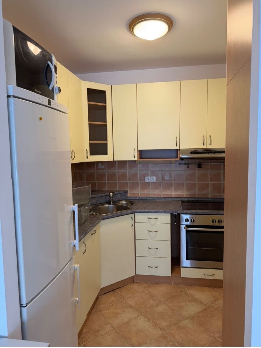 Prenájom bytu 2-izbový 44 m², Na Rovnosti, Praha, Praha Prenájom bytu 2-izbový 44 m², Na Rovnosti, Praha, Praha
