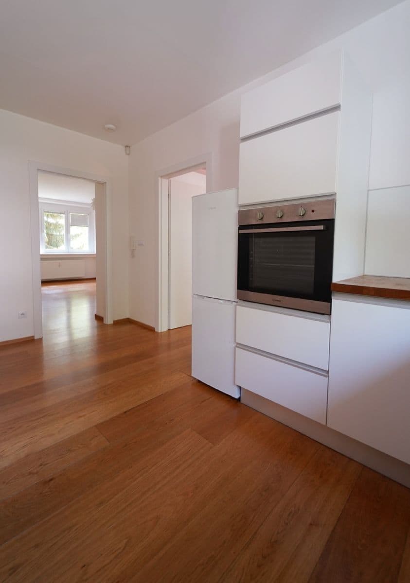 Prenájom bytu 2-izbový 57 m², náměstí Josefa Machka, Praha, Praha Prenájom bytu 2-izbový 57 m², náměstí Josefa Machka, Praha, Praha