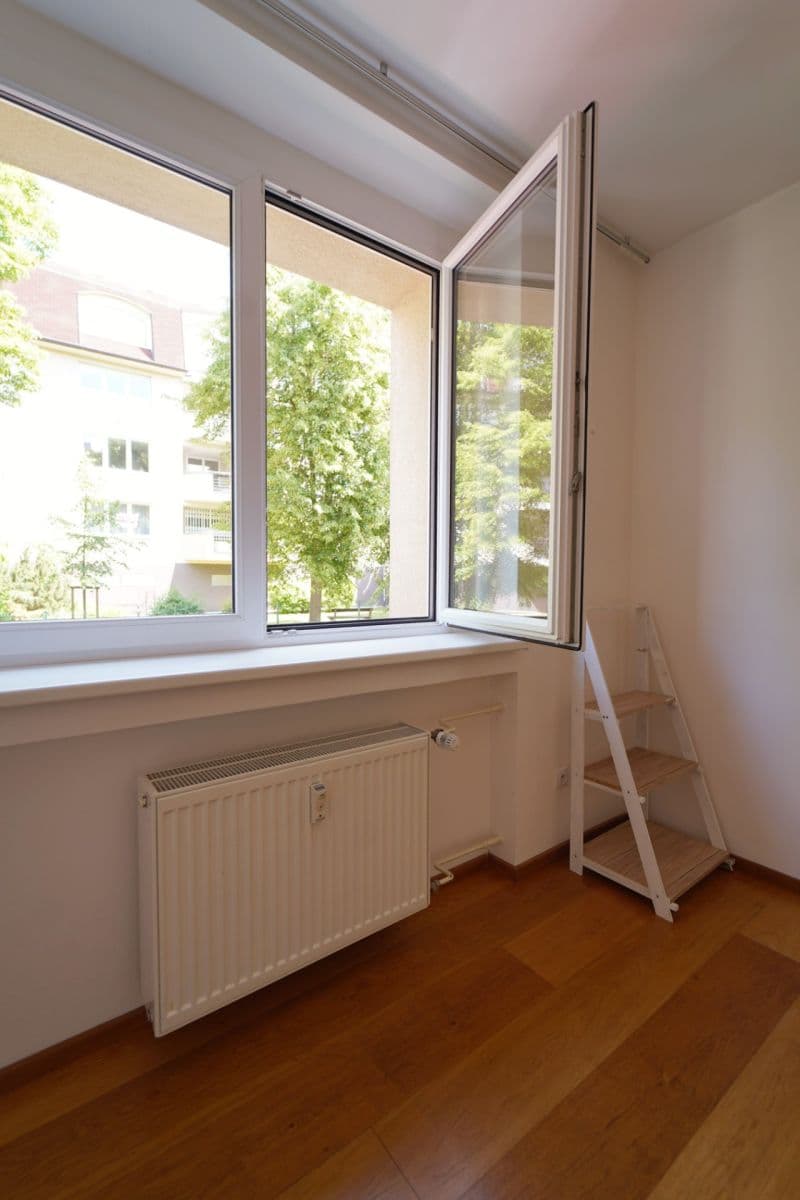 Prenájom bytu 2-izbový 57 m², náměstí Josefa Machka, Praha, Praha Prenájom bytu 2-izbový 57 m², náměstí Josefa Machka, Praha, Praha
