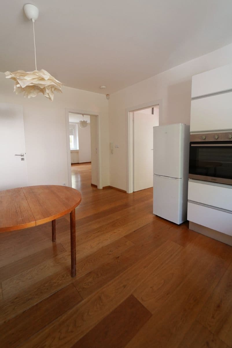 Prenájom bytu 2-izbový 57 m², náměstí Josefa Machka, Praha, Praha Prenájom bytu 2-izbový 57 m², náměstí Josefa Machka, Praha, Praha