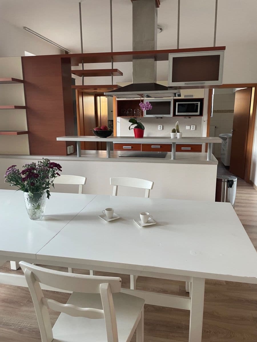 Prenájom bytu 3-izbový 123 m², Na Šťáhlavce, Praha, Praha Prenájom bytu 3-izbový 123 m², Na Šťáhlavce, Praha, Praha