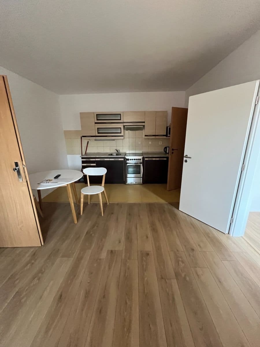 Prenájom bytu 1-izbový 39 m², Polní, Český Těšín, Moravskoslezský kraj Prenájom bytu 1-izbový 39 m², Polní, Český Těšín, Moravskoslezský kraj
