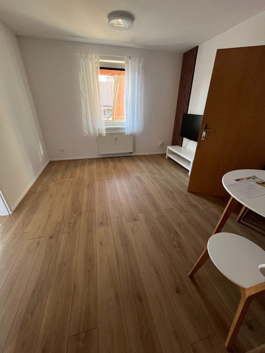 Prenájom bytu 1-izbový 39 m², Polní, Český Těšín, Moravskoslezský kraj Prenájom bytu 1-izbový 39 m², Polní, Český Těšín, Moravskoslezský kraj