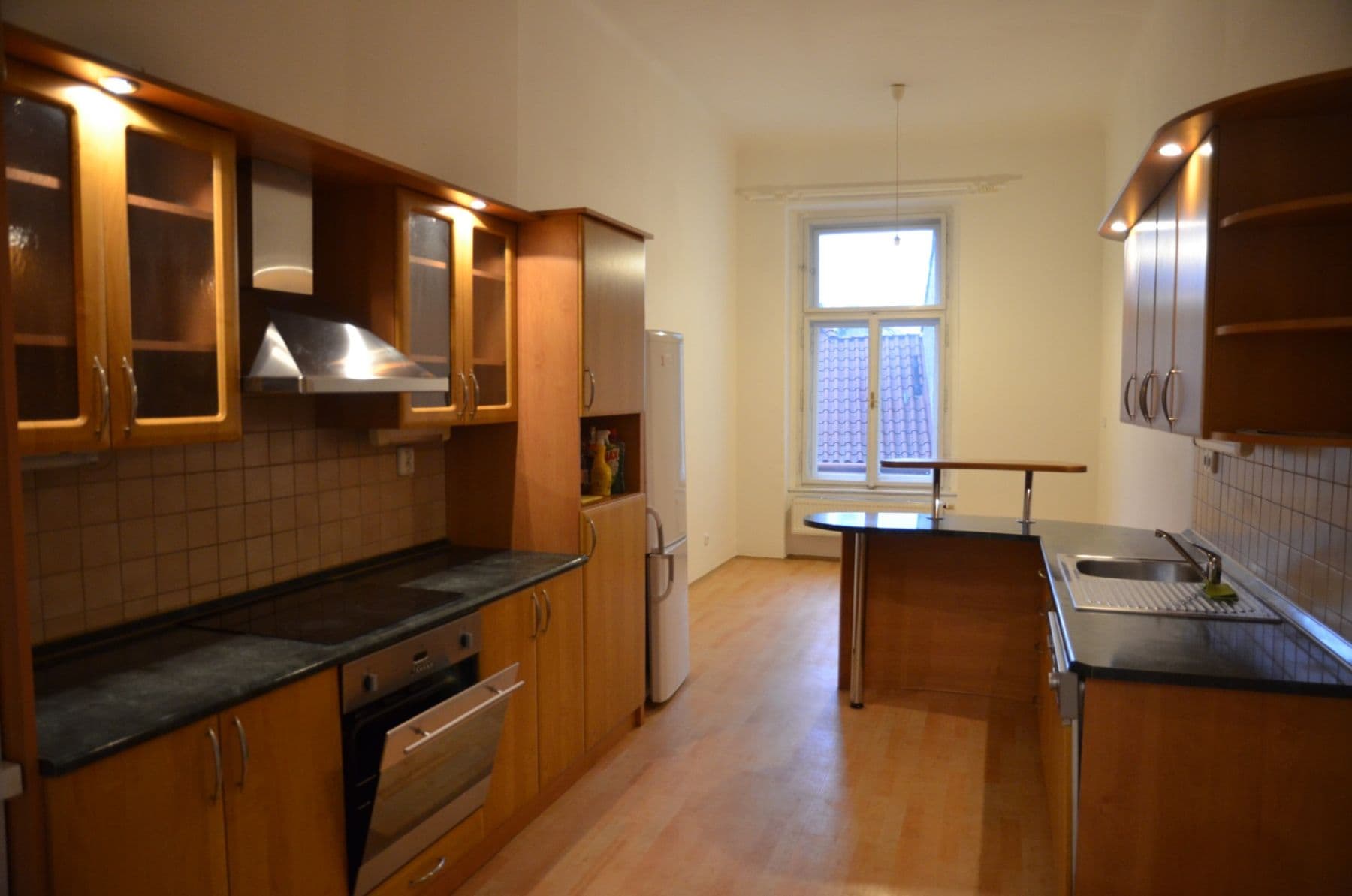 Prenájom bytu 3-izbový 110 m², Navrátilova, Praha, Praha Prenájom bytu 3-izbový 110 m², Navrátilova, Praha, Praha
