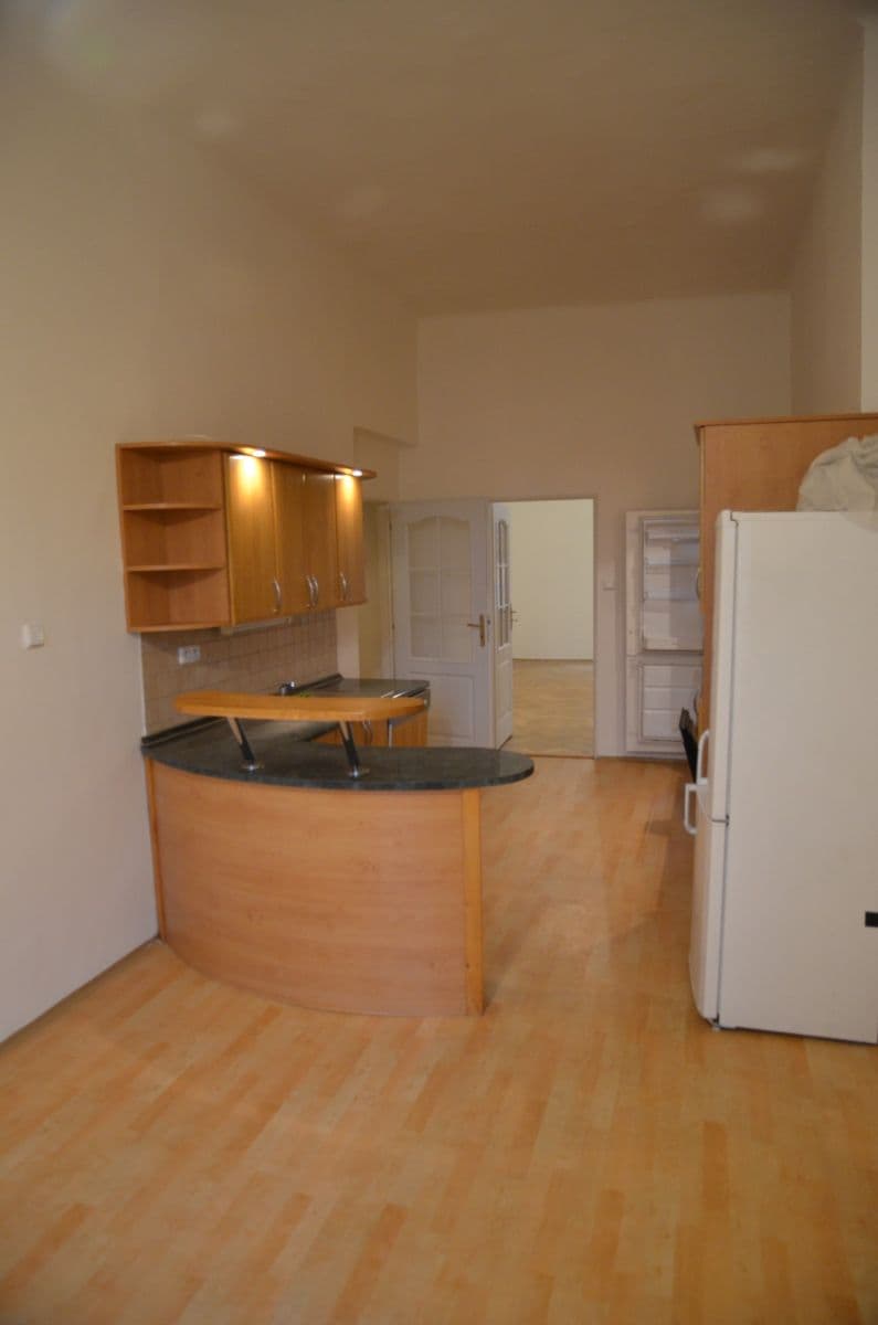 Prenájom bytu 3-izbový 110 m², Navrátilova, Praha, Praha Prenájom bytu 3-izbový 110 m², Navrátilova, Praha, Praha