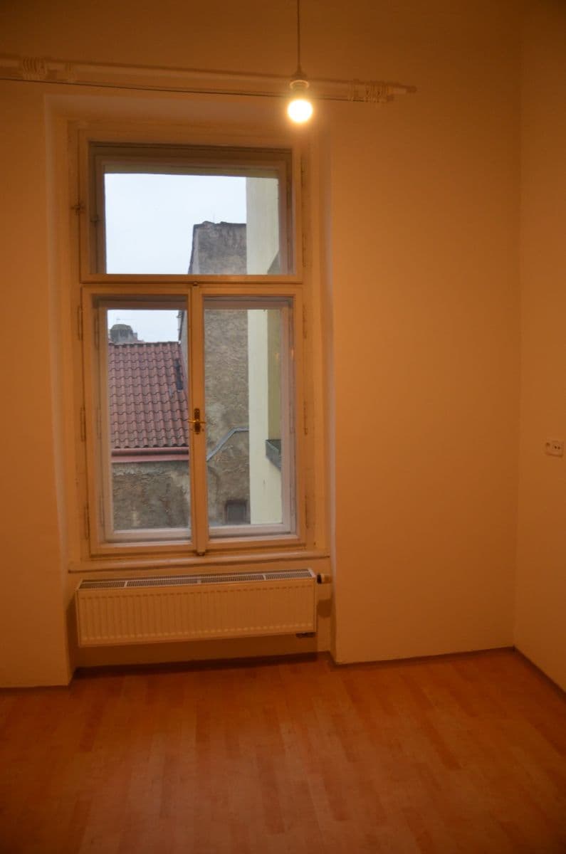 Prenájom bytu 3-izbový 110 m², Navrátilova, Praha, Praha Prenájom bytu 3-izbový 110 m², Navrátilova, Praha, Praha