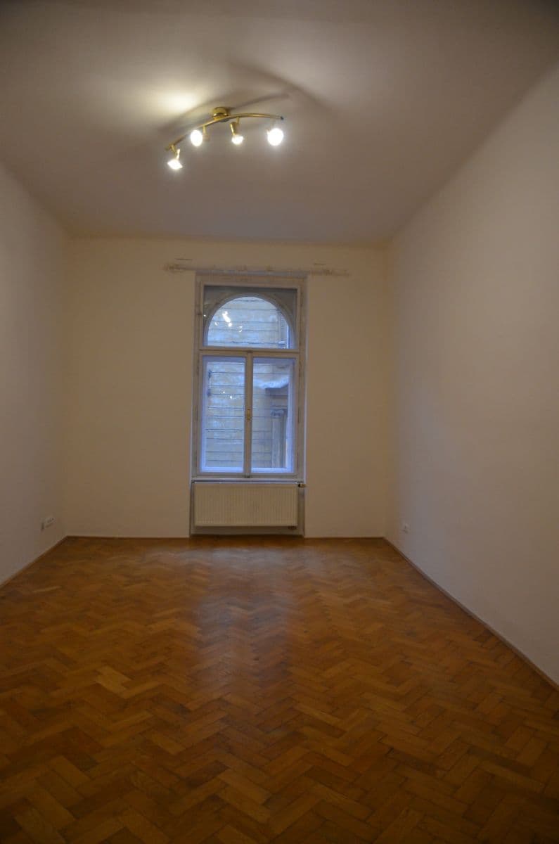 Prenájom bytu 3-izbový 110 m², Navrátilova, Praha, Praha Prenájom bytu 3-izbový 110 m², Navrátilova, Praha, Praha
