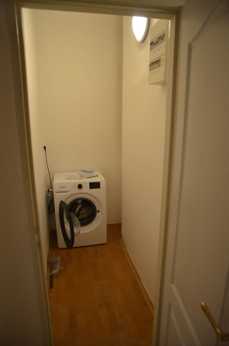 Prenájom bytu 3-izbový 110 m², Navrátilova, Praha, Praha Prenájom bytu 3-izbový 110 m², Navrátilova, Praha, Praha
