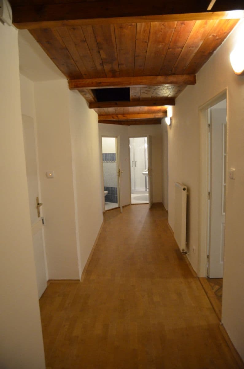Prenájom bytu 3-izbový 110 m², Navrátilova, Praha, Praha Prenájom bytu 3-izbový 110 m², Navrátilova, Praha, Praha