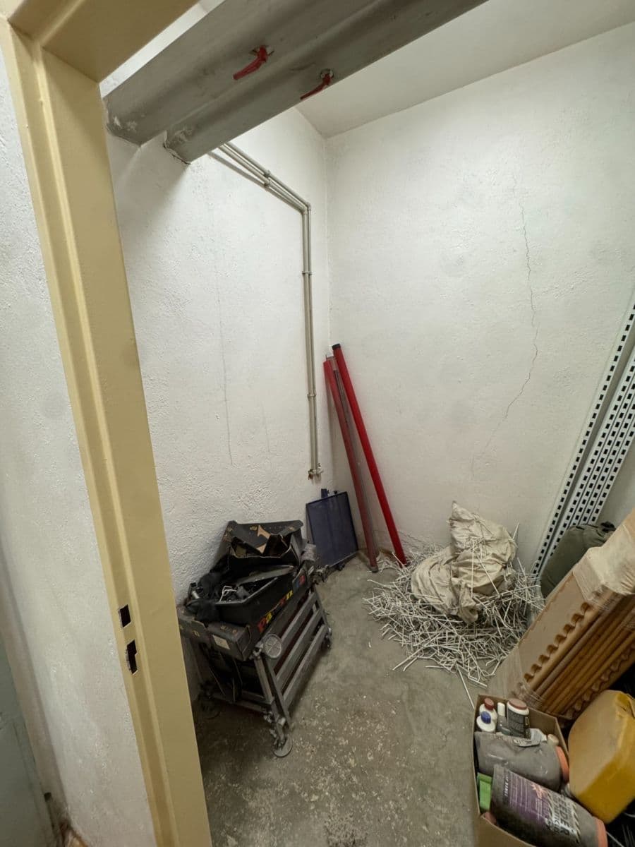 Prenájom nebytového priestoru 24 m², Brechtova, Praha, Praha Prenájom nebytového priestoru 24 m², Brechtova, Praha, Praha