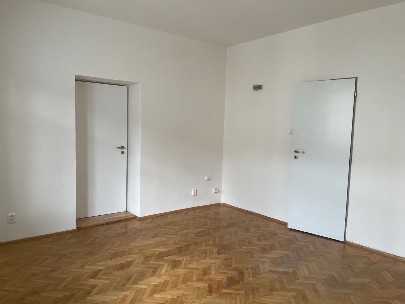 Prenájom nebytového priestoru 70 m², Žitavského, Praha, Praha Prenájom nebytového priestoru 70 m², Žitavského, Praha, Praha
