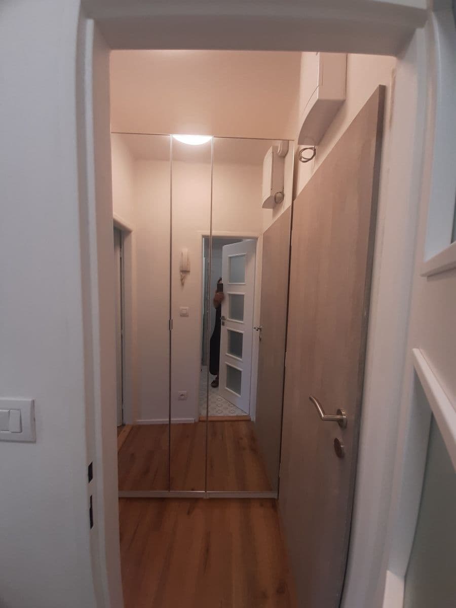 Prenájom bytu 1-izbový 43 m², Na Petřinách, Praha, Praha Prenájom bytu 1-izbový 43 m², Na Petřinách, Praha, Praha