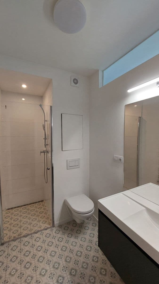 Prenájom bytu 1-izbový 43 m², Na Petřinách, Praha, Praha Prenájom bytu 1-izbový 43 m², Na Petřinách, Praha, Praha