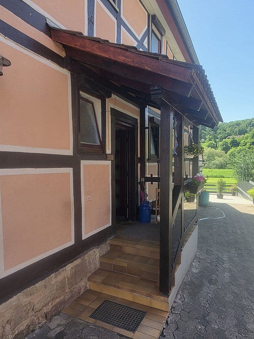 Predaj domu 250 m², pozemek 1.531 m², Berliner Straße 73a, Hann. Münden, Dolné Sasko Predaj domu 250 m², pozemek 1.531 m², Berliner Straße 73a, Hann. Münden, Dolné Sasko