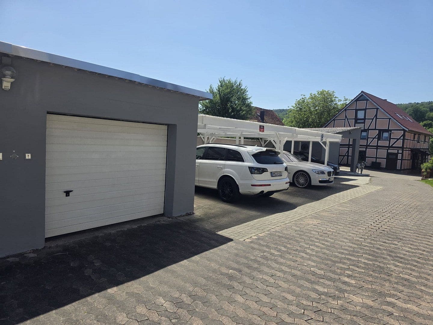Predaj domu 250 m², pozemek 1.531 m², Berliner Straße 73a, Hann. Münden, Dolné Sasko Predaj domu 250 m², pozemek 1.531 m², Berliner Straße 73a, Hann. Münden, Dolné Sasko