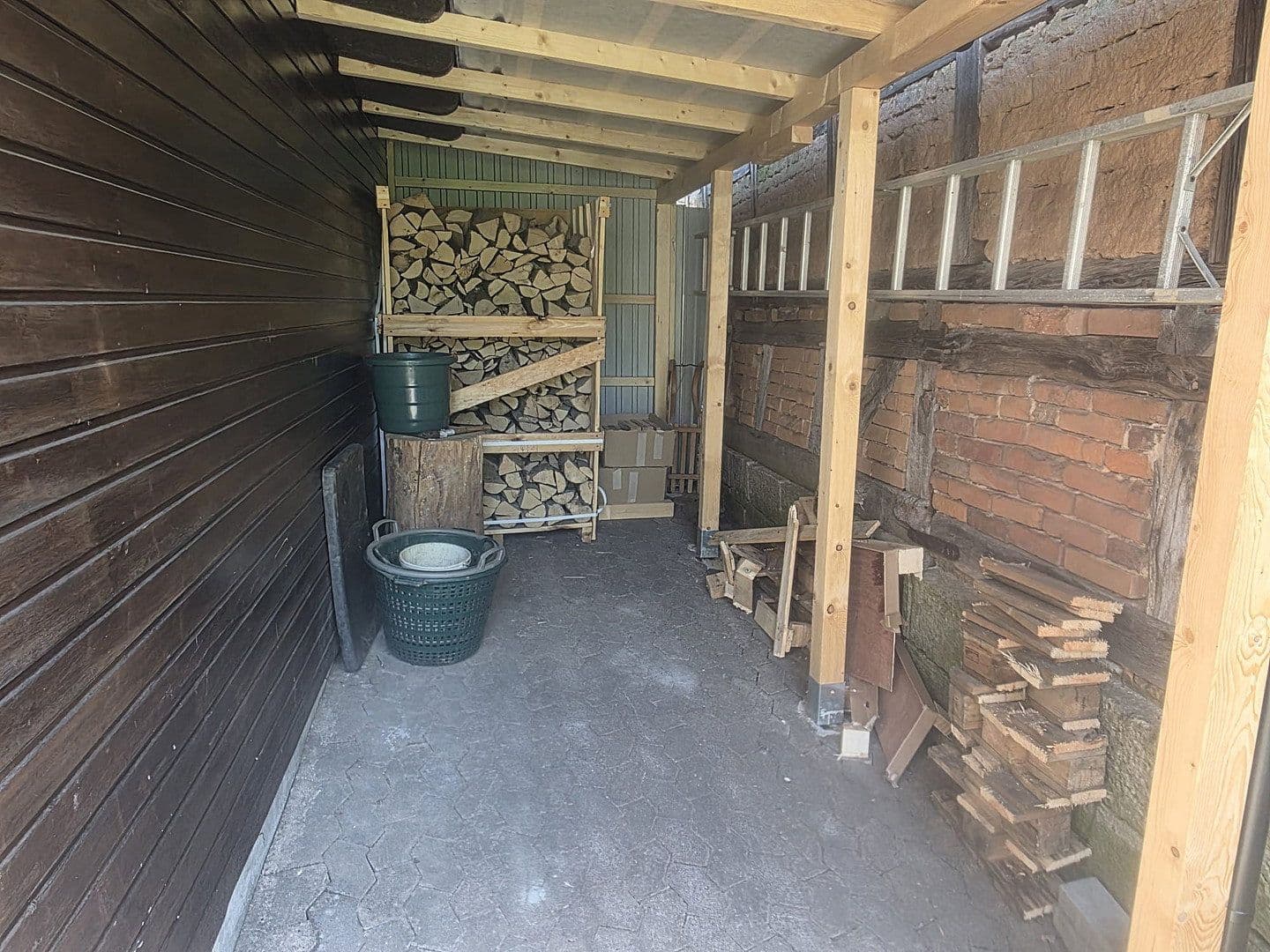 Predaj domu 250 m², pozemek 1.531 m², Berliner Straße 73a, Hann. Münden, Dolné Sasko Predaj domu 250 m², pozemek 1.531 m², Berliner Straße 73a, Hann. Münden, Dolné Sasko