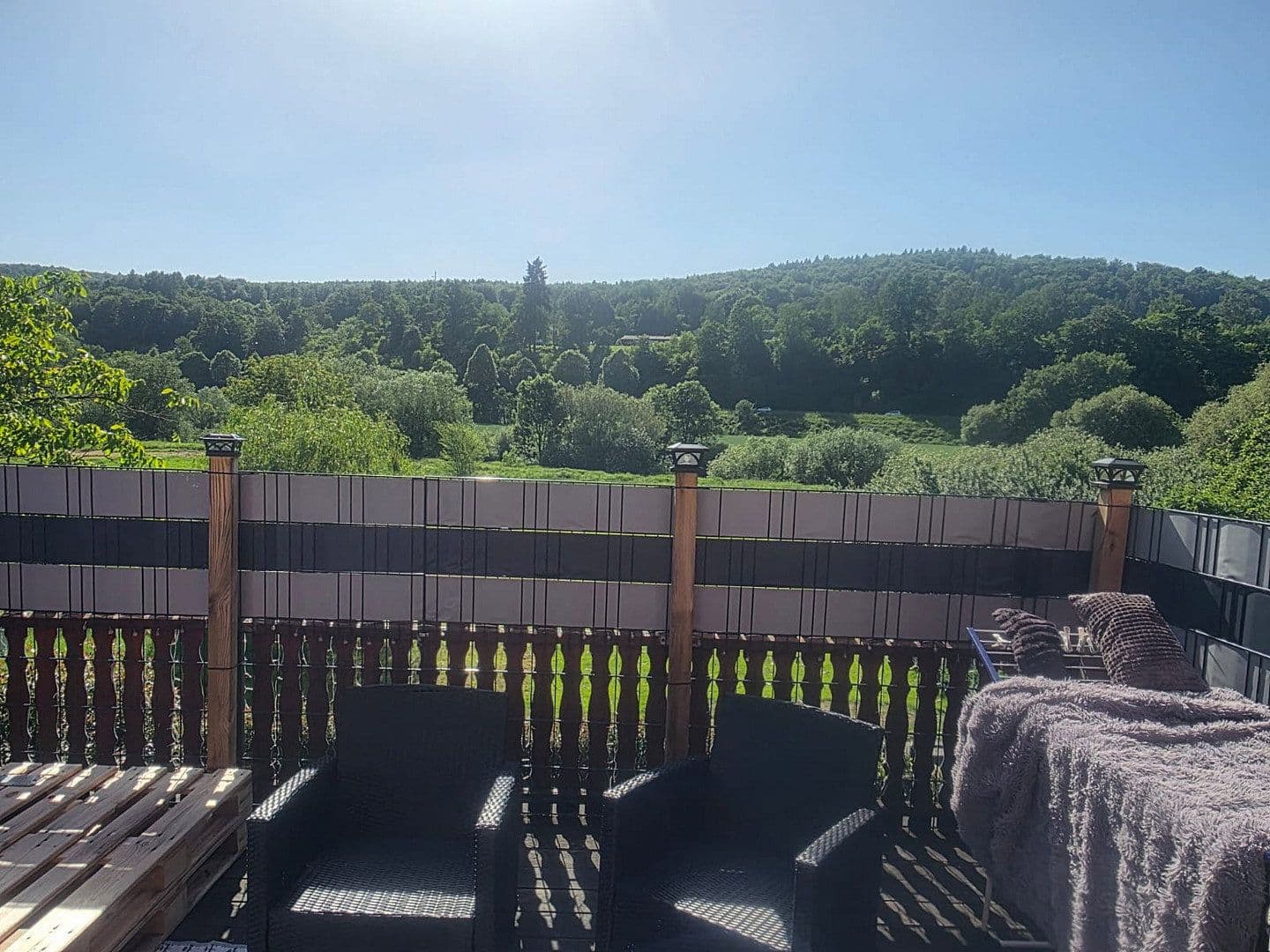 Predaj domu 250 m², pozemek 1.531 m², Berliner Straße 73a, Hann. Münden, Dolné Sasko Predaj domu 250 m², pozemek 1.531 m², Berliner Straße 73a, Hann. Münden, Dolné Sasko