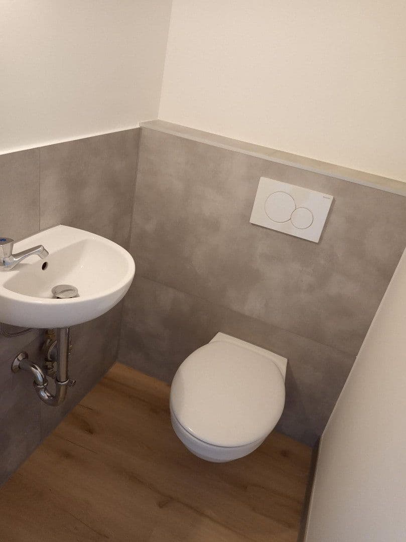 Prenájom bytu 2-izbový 66 m², Hochheim, Hesensko Prenájom bytu 2-izbový 66 m², Hochheim, Hesensko