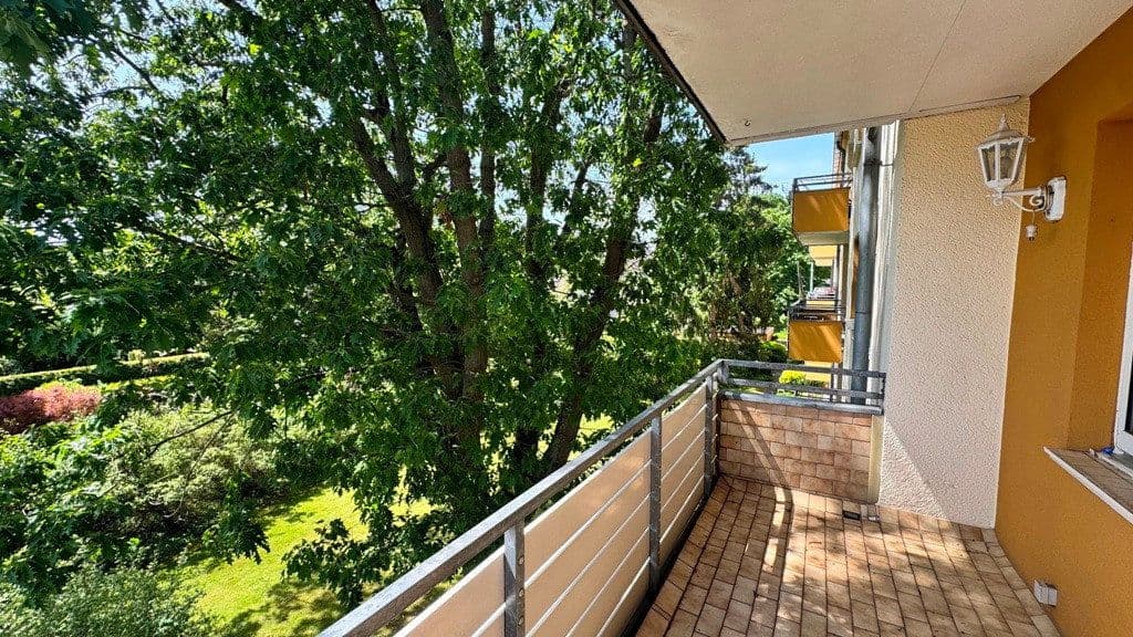 Predaj bytu 4-izbový 94 m², Niederdonker Straße 39, Düsseldorf, Severné Porýnie - Westfálsko Predaj bytu 4-izbový 94 m², Niederdonker Straße 39, Düsseldorf, Severné Porýnie - Westfálsko