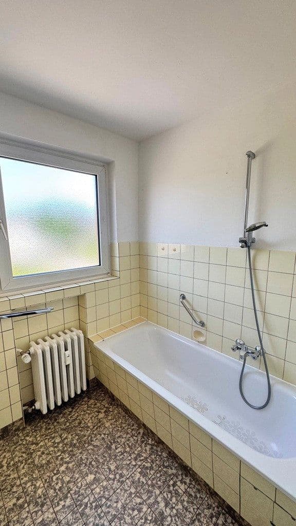Predaj bytu 4-izbový 94 m², Niederdonker Straße 39, Düsseldorf, Severné Porýnie - Westfálsko Predaj bytu 4-izbový 94 m², Niederdonker Straße 39, Düsseldorf, Severné Porýnie - Westfálsko