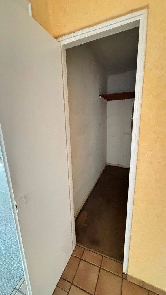 Predaj bytu 4-izbový 94 m², Niederdonker Straße 39, Düsseldorf, Severné Porýnie - Westfálsko Predaj bytu 4-izbový 94 m², Niederdonker Straße 39, Düsseldorf, Severné Porýnie - Westfálsko