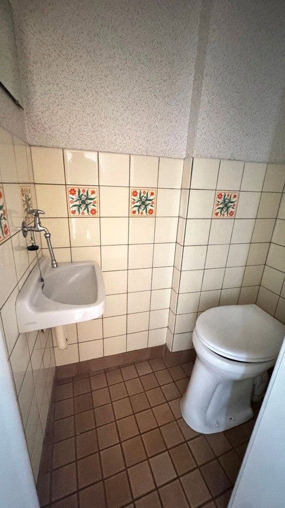 Predaj bytu 4-izbový 94 m², Niederdonker Straße 39, Düsseldorf, Severné Porýnie - Westfálsko Predaj bytu 4-izbový 94 m², Niederdonker Straße 39, Düsseldorf, Severné Porýnie - Westfálsko