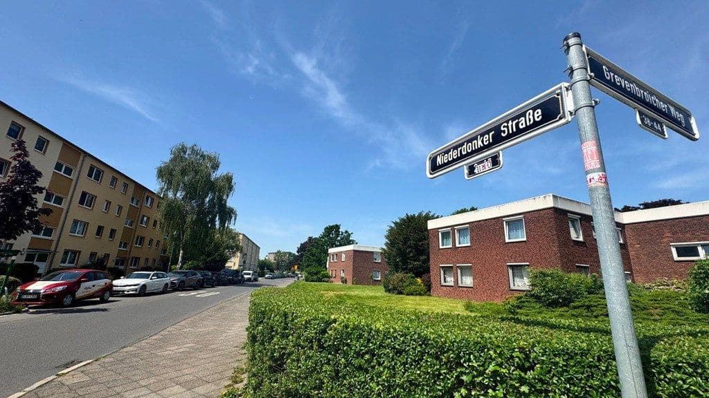 Predaj bytu 4-izbový 94 m², Niederdonker Straße 39, Düsseldorf, Severné Porýnie - Westfálsko Predaj bytu 4-izbový 94 m², Niederdonker Straße 39, Düsseldorf, Severné Porýnie - Westfálsko