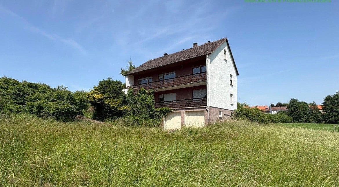 Predaj domu 198 m², pozemek 1.240 m², Aseler Straße 5, Vöhl, Hesensko Predaj domu 198 m², pozemek 1.240 m², Aseler Straße 5, Vöhl, Hesensko
