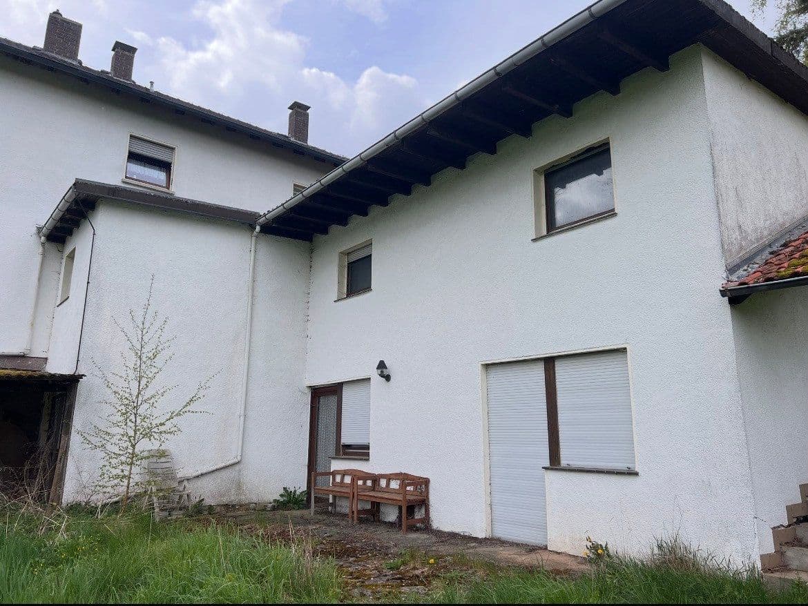 Predaj domu 198 m², pozemek 1.240 m², Aseler Straße 5, Vöhl, Hesensko Predaj domu 198 m², pozemek 1.240 m², Aseler Straße 5, Vöhl, Hesensko
