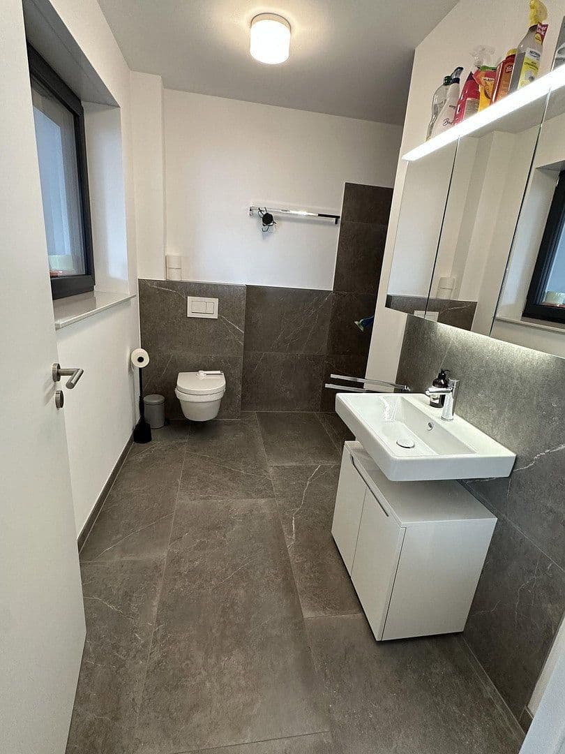 Prenájom domu 180 m², pozemek 500 m², Im Königsfeld 29, Sankt Katharinen, Porýnie-Falcko Prenájom domu 180 m², pozemek 500 m², Im Königsfeld 29, Sankt Katharinen, Porýnie-Falcko