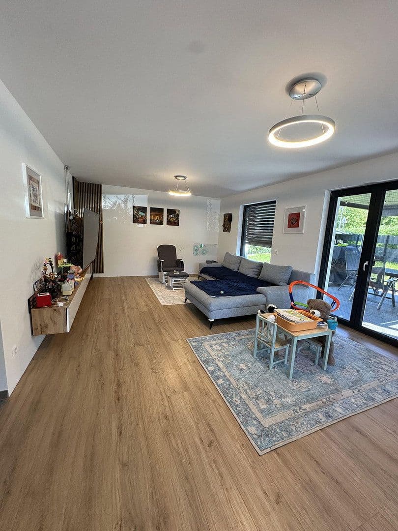 Prenájom domu 180 m², pozemek 500 m², Im Königsfeld 29, Sankt Katharinen, Porýnie-Falcko Prenájom domu 180 m², pozemek 500 m², Im Königsfeld 29, Sankt Katharinen, Porýnie-Falcko